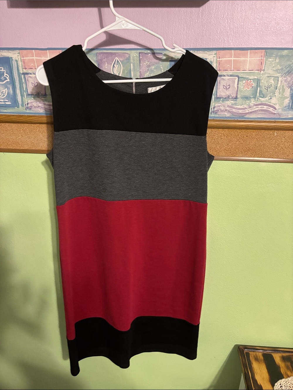 Dress Barn Colorblock Sleeveless Midi Dress in Black, Gray, and Red